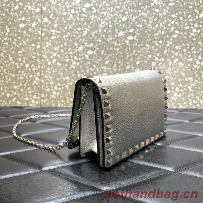 VALENTINO Garavani Rockstud Calfskin Clutch WP0P86R silver