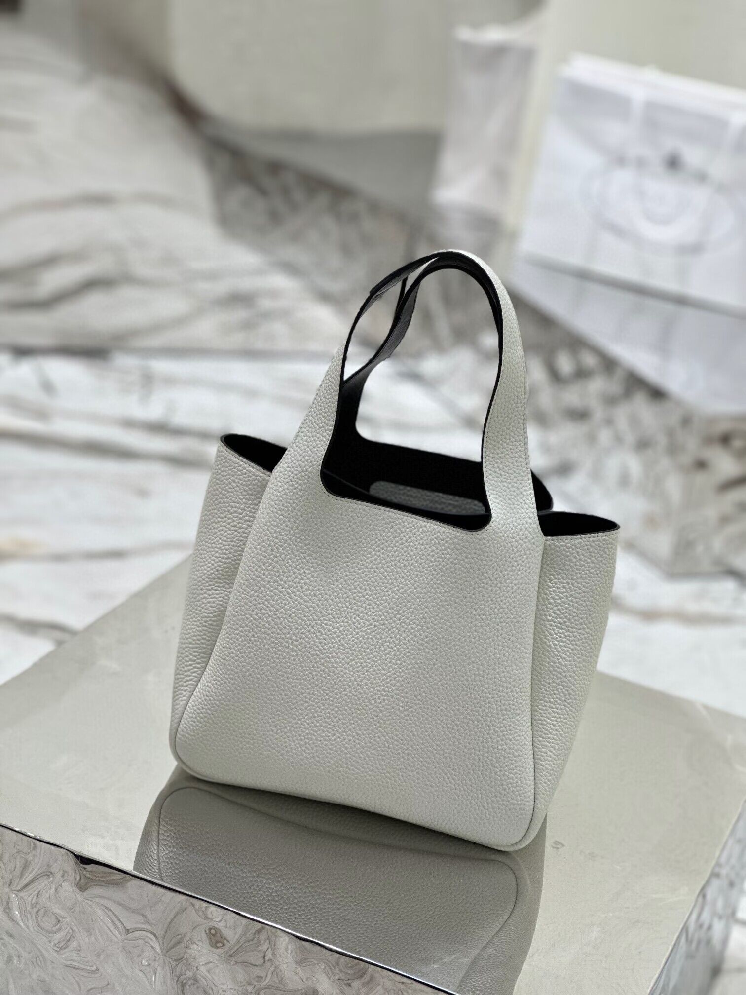 Prada Original Calfskin Bag Tote 1BG335 White&Black