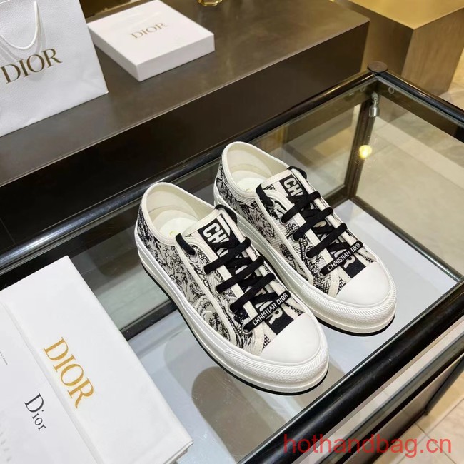 WALK N DIOR SNEAKER Dior Oblique Embroidered Cotton 93626-9