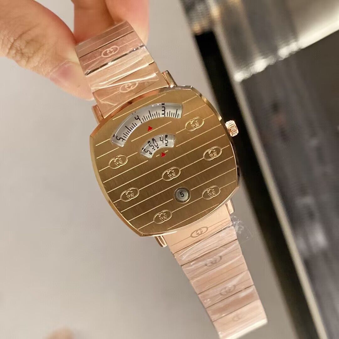 Gucci Couple Watch G42103