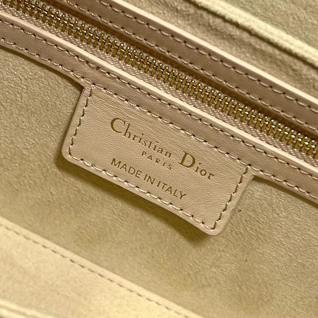 DIOR CD SIGNATURE BAG WITH STRAP Beige CD-Embossed Box Calfskin M9280UZ