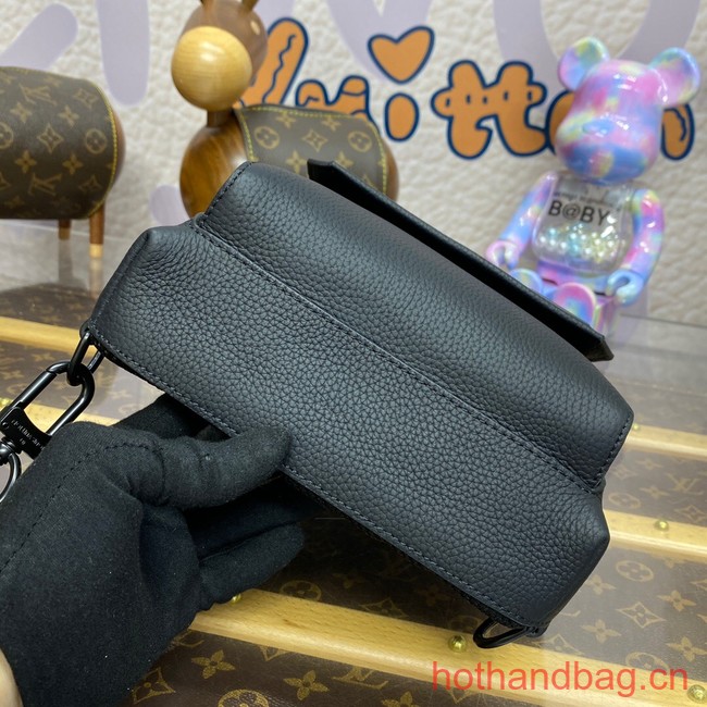 Louis Vuitton Pilot Slingbag M23736 black