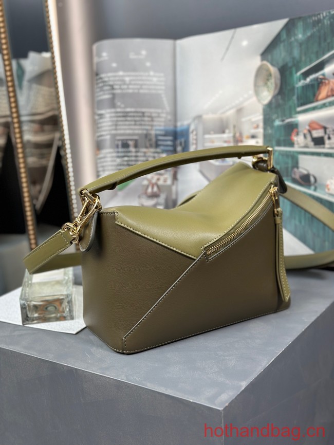 Loewe Classic leather Puzzle bag 47398 Olive Green&khaki green