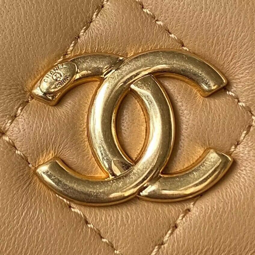 CHANEL 22B Kelly Pearl Top Handle Bag AP3513 Apricot