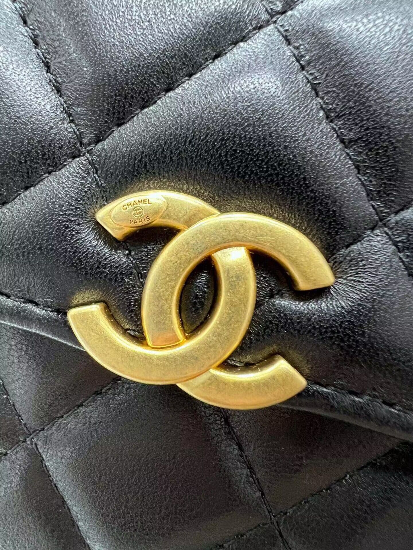 CHANEL 22B Kelly Top Handle Bag AP2946Y Black