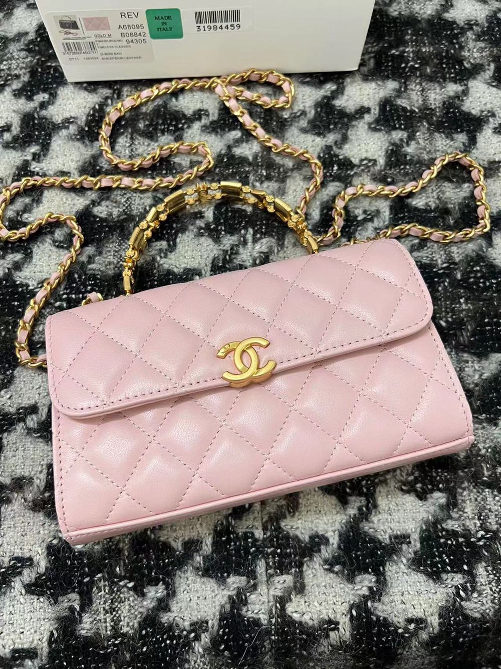 CHANEL 22B Kelly Top Handle Bag AP2946Y Pink