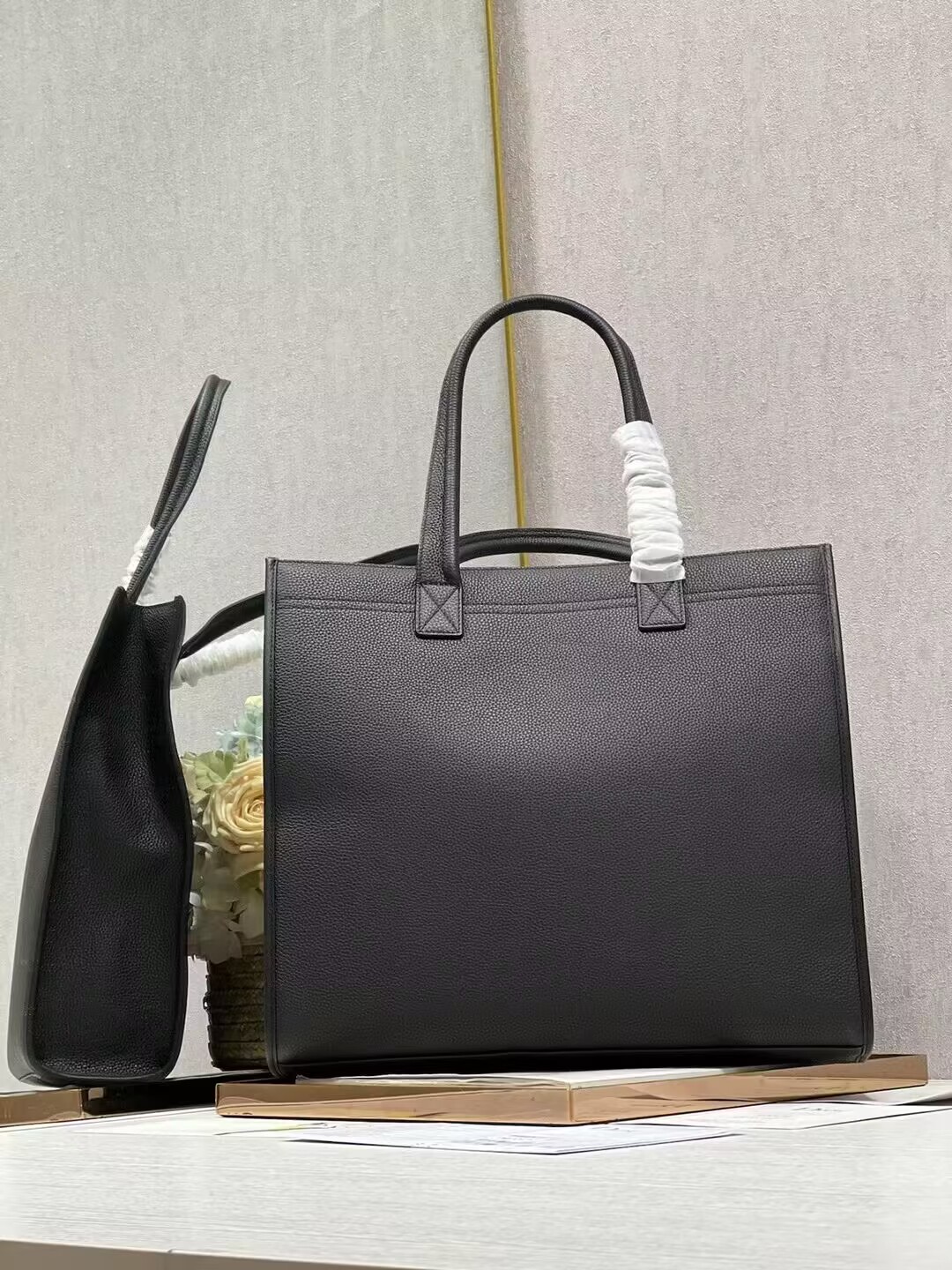 Dior SAFARI TOTE BAG Black Grained Calfskin 1ESSH224Y