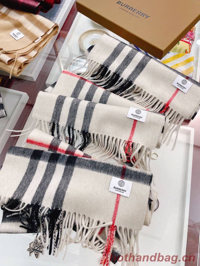 Burberry Scarf BBC00137 Burberry Scarf BBC00137