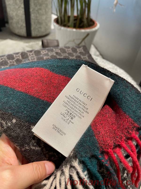 Gucci Scarf GUC00294