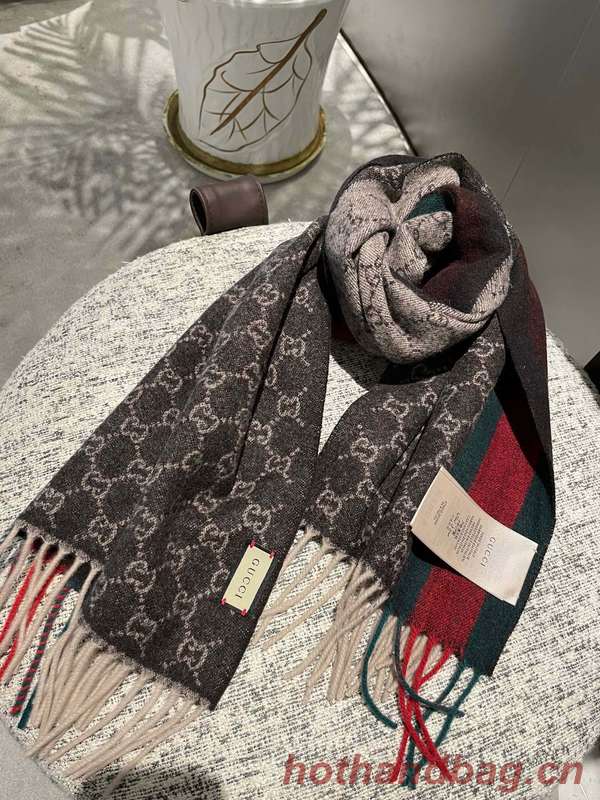 Gucci Scarf GUC00294