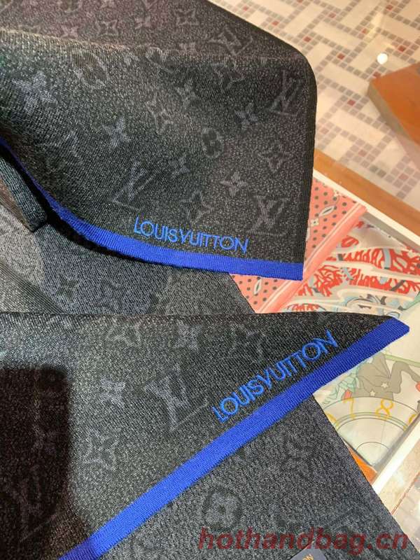 Louis Vuitton Scarf LVC00375