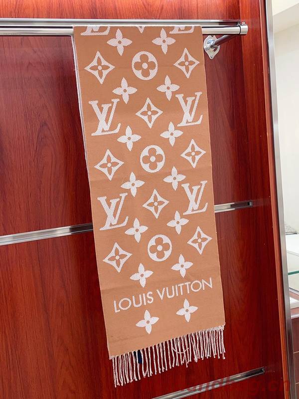 Louis Vuitton Scarf LVC00380