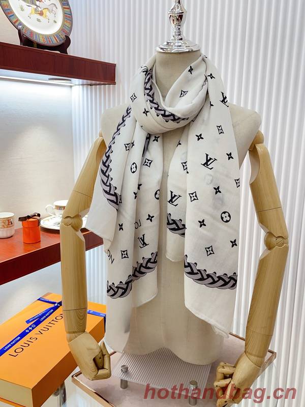 Louis Vuitton Scarf LVC00396