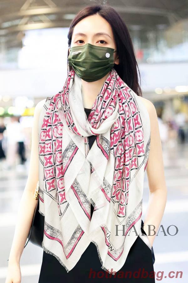 Louis Vuitton Scarf LVC00414