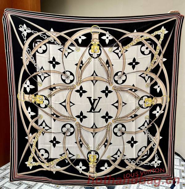 Louis Vuitton Scarf LVC00457