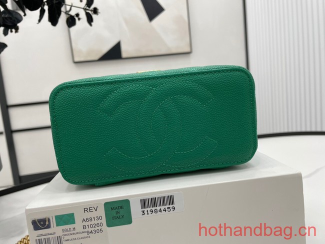 Chanel CLUTCH WITH CHAIN A68130 green