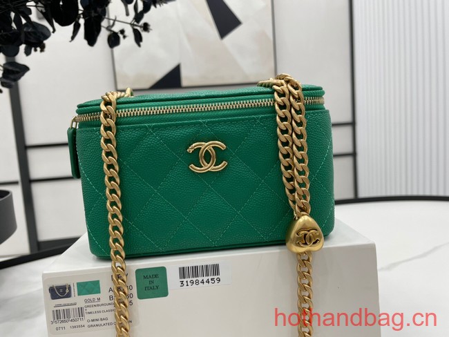 Chanel CLUTCH WITH CHAIN A68130 green