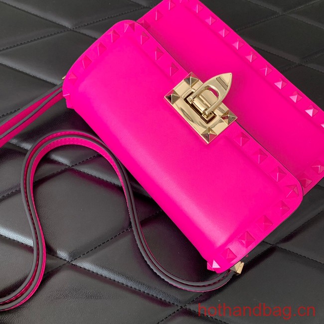 VALENTINO GARAVANI ROCKSTUD23 Small calfskin bag ZS098 pink