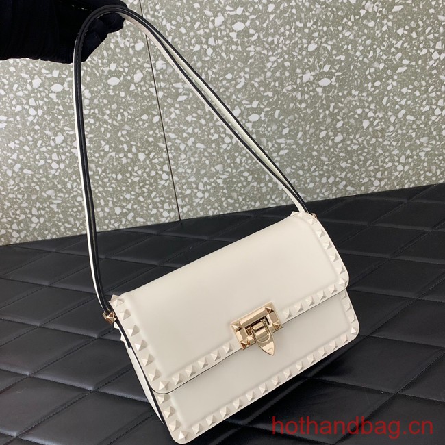 VALENTINO GARAVANI ROCKSTUD23 calfskin bag AZS098 white