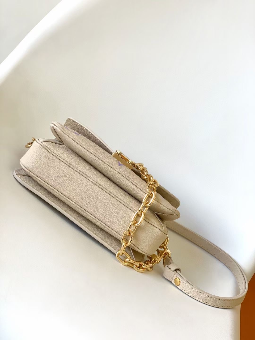 Louis vuitton Pochette Metis East West M23940 Beige