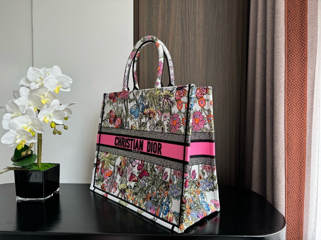 LARGE DIOR BOOK TOTE White Multicolor Mexico Millefiori Embroidery M1286ZES