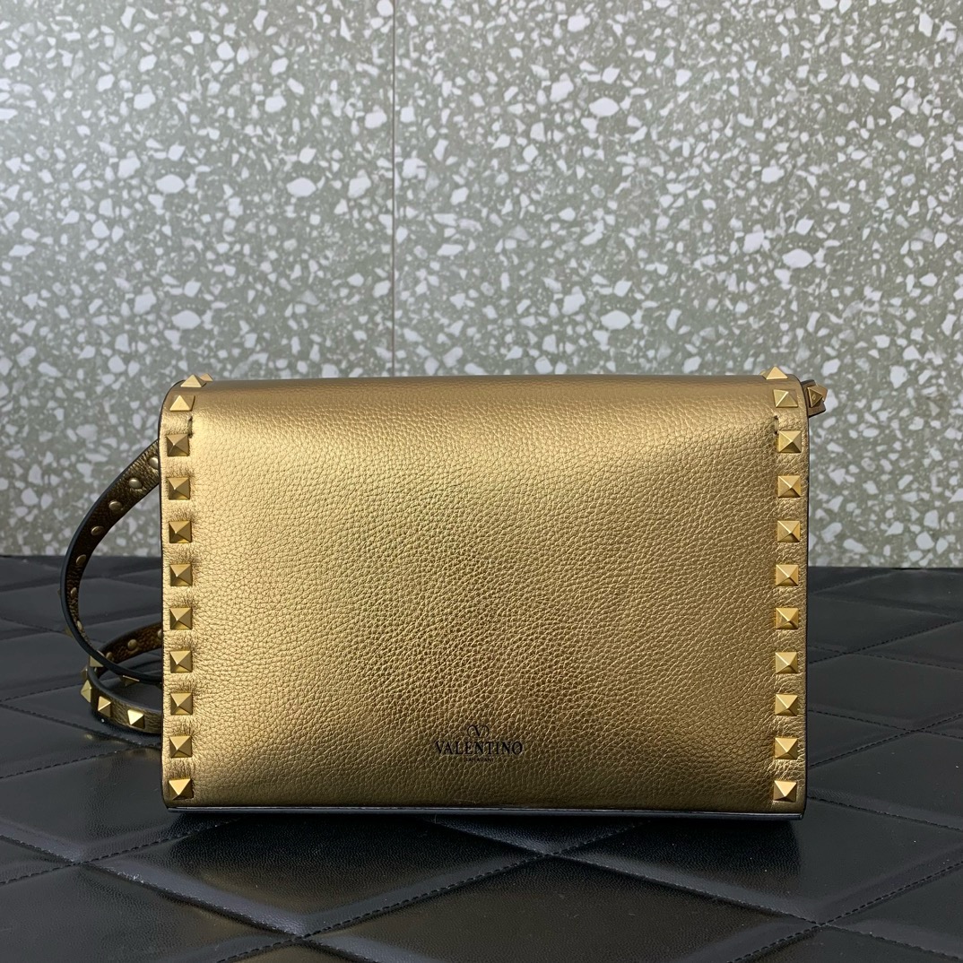 VALENTINO GARAVANI Loco Calf leather bag A0322 gold