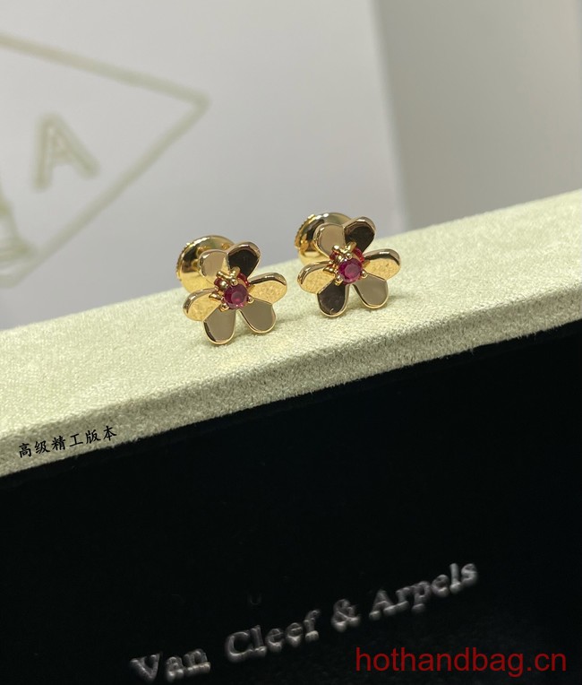 Van Cleef & Arpels Earrings CE13674