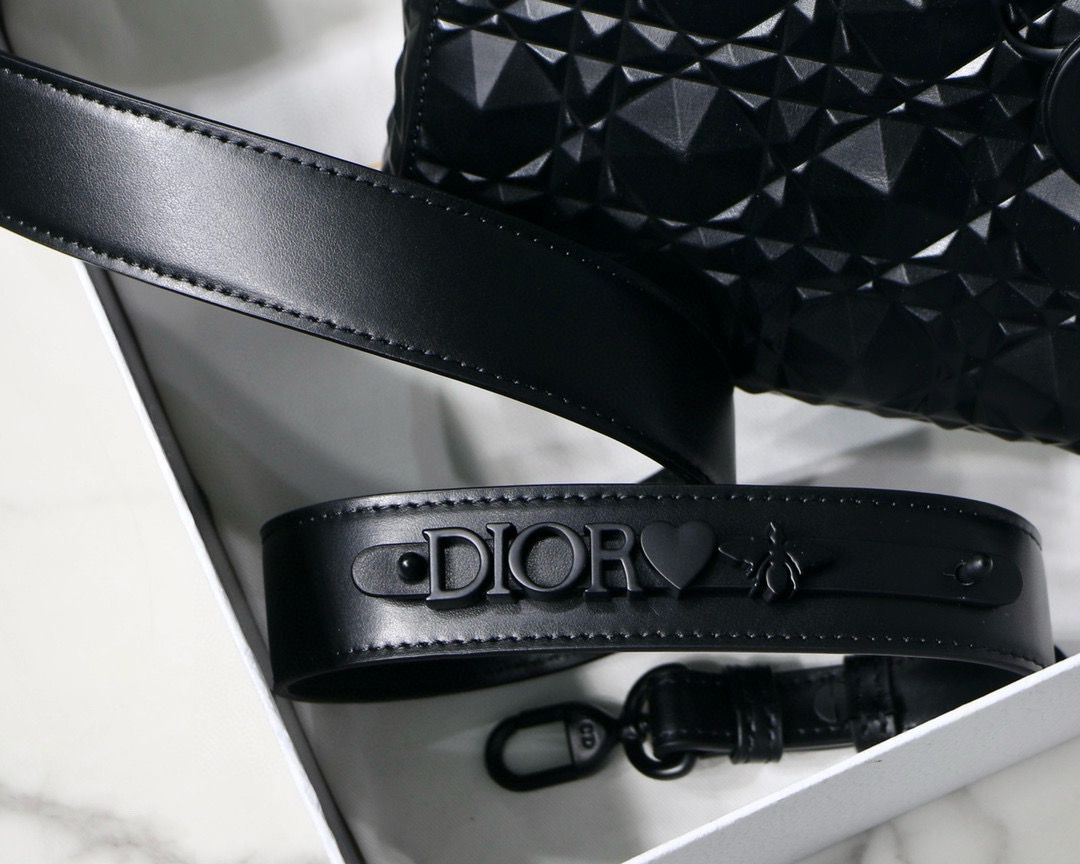 SMALL LADY DIOR BAG Cannage Calfskin M6004 black