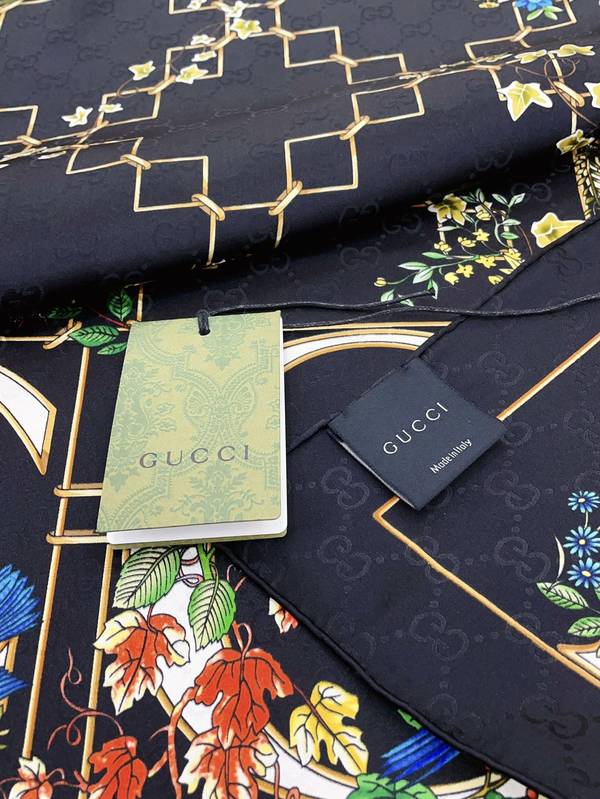 Gucci Scarf GUC00335