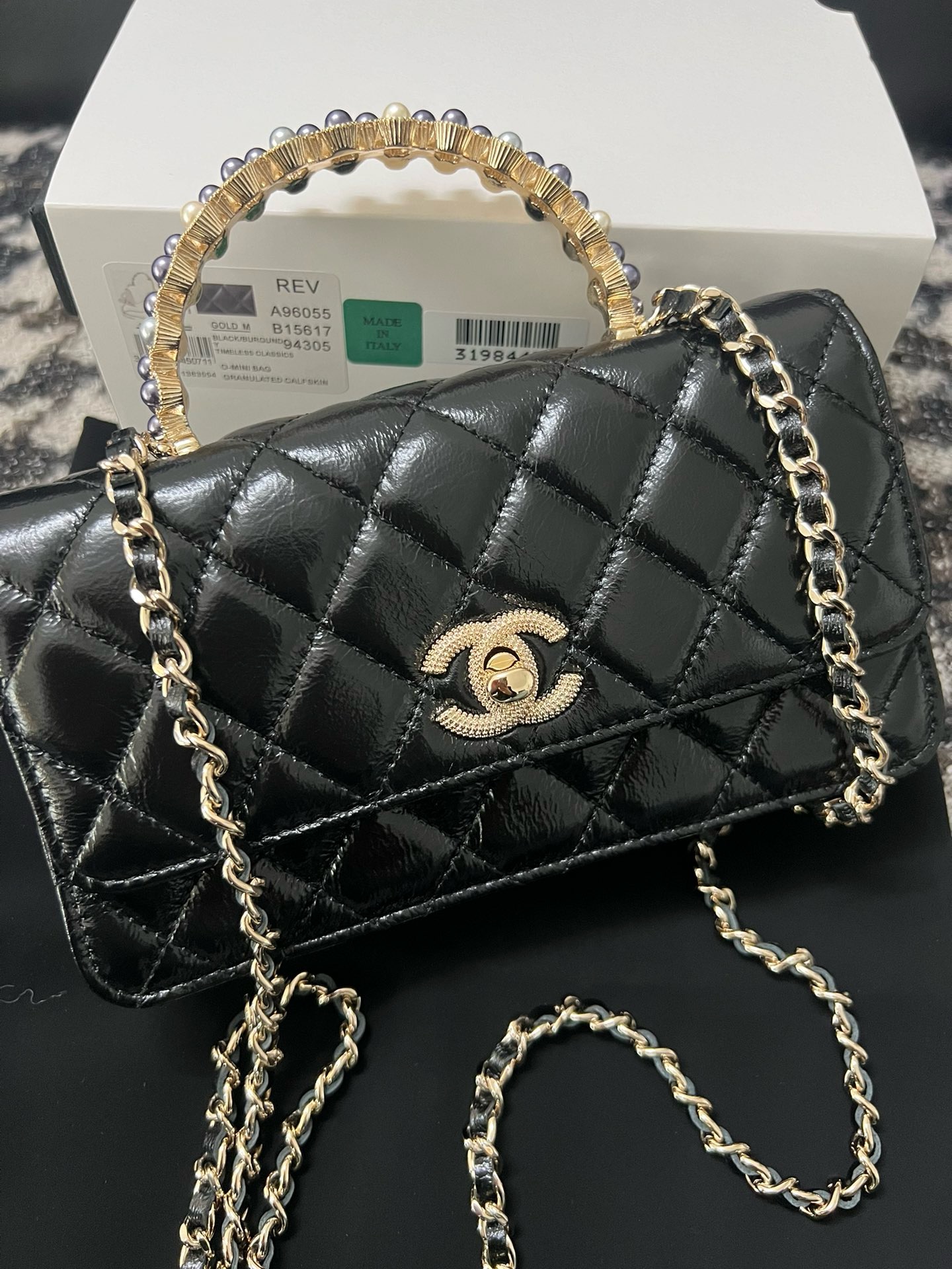 CHANEL FLAP PHONE HOLDER WITH CHAIN AD3566 black