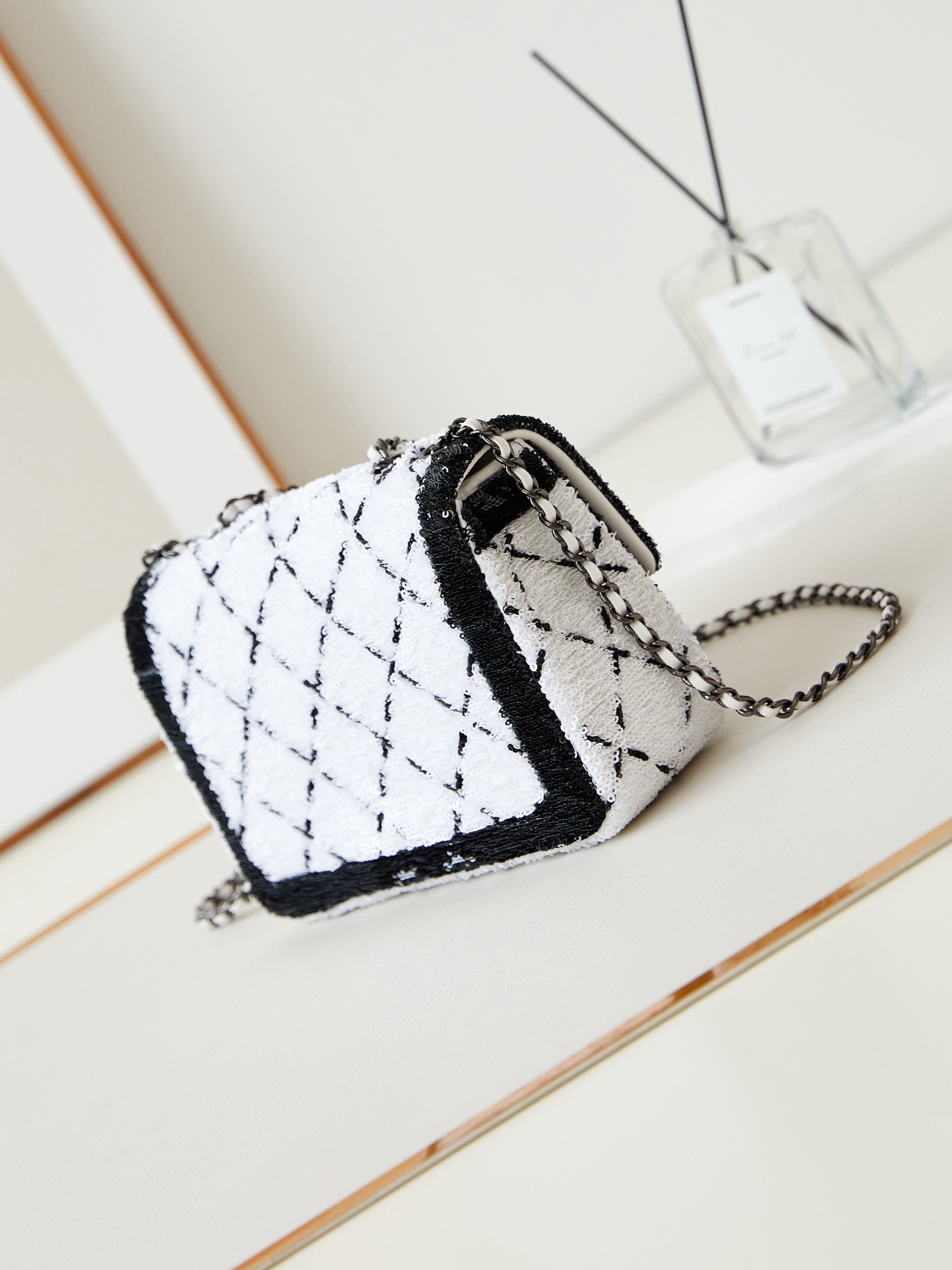 Chanel Tweed CLUTCH WITH CHAIN AS3788 white&black