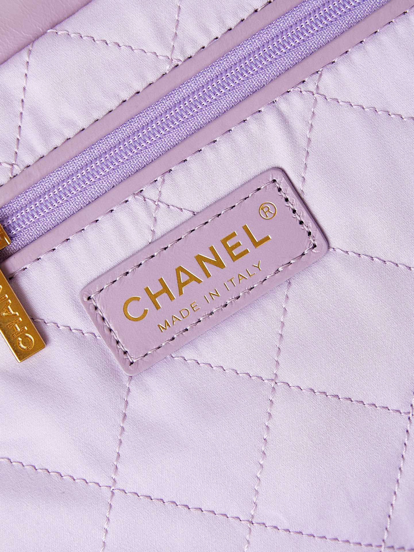 CHANEL 22 SMALL HANDBAG AS3260 light Purple