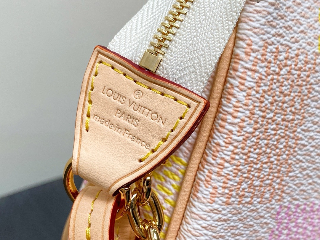 Louis Vuitton Pochette Accessoires N40642 Peach Pink