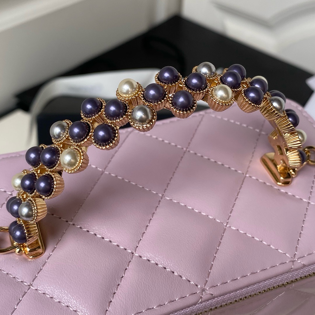 CHANEL CLUTCH WITH CHAIN AP3804 Purple