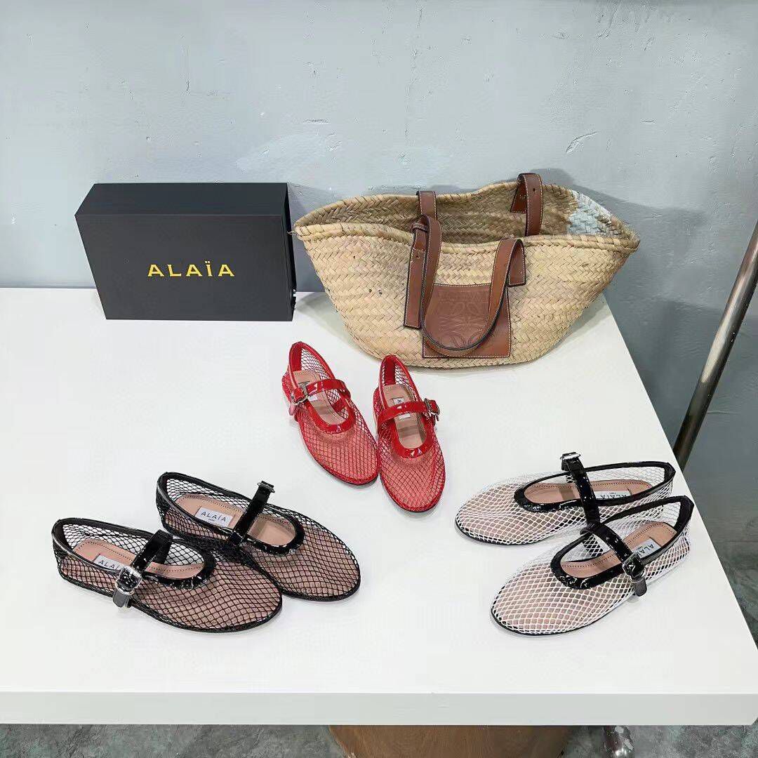 Alaia Shoes A63022