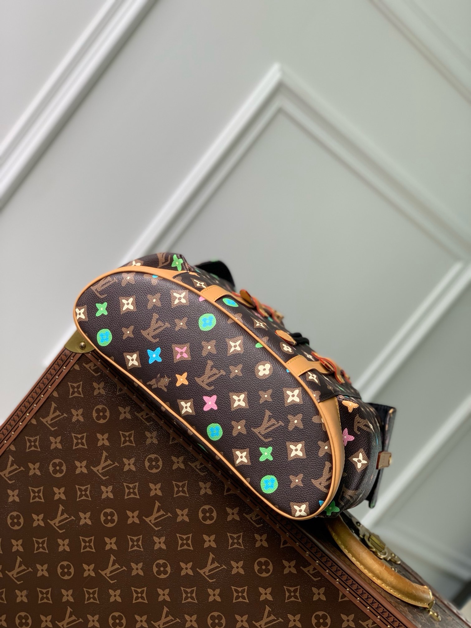 Louis Vuitton Christopher MM M25240 Chocolate