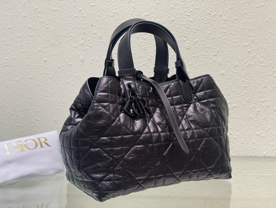 Medium Dior Toujours Bag Black Macrocannage Crinkled Calfskin M2821SNI