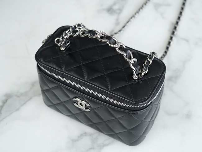 CHANEL 23K CLUTCH WITH CHAIN AP3768 black