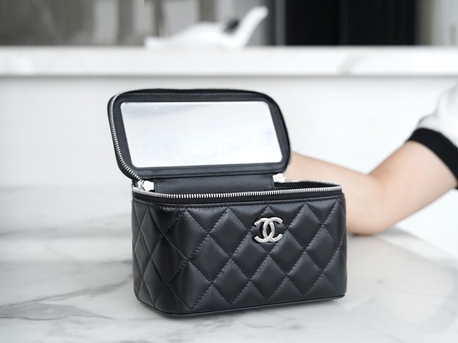 CHANEL 23K CLUTCH WITH CHAIN AP3768 black