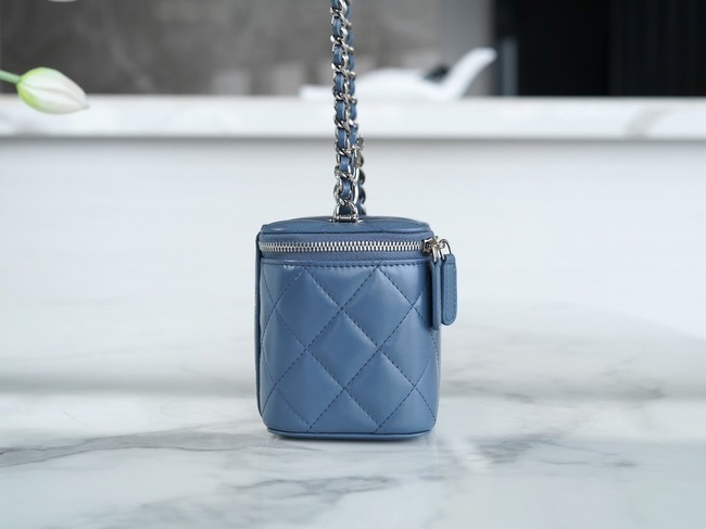 CHANEL 23K CLUTCH WITH CHAIN AP3768 blue