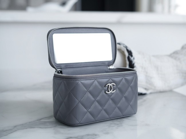 CHANEL 23K CLUTCH WITH CHAIN AP3768 gray