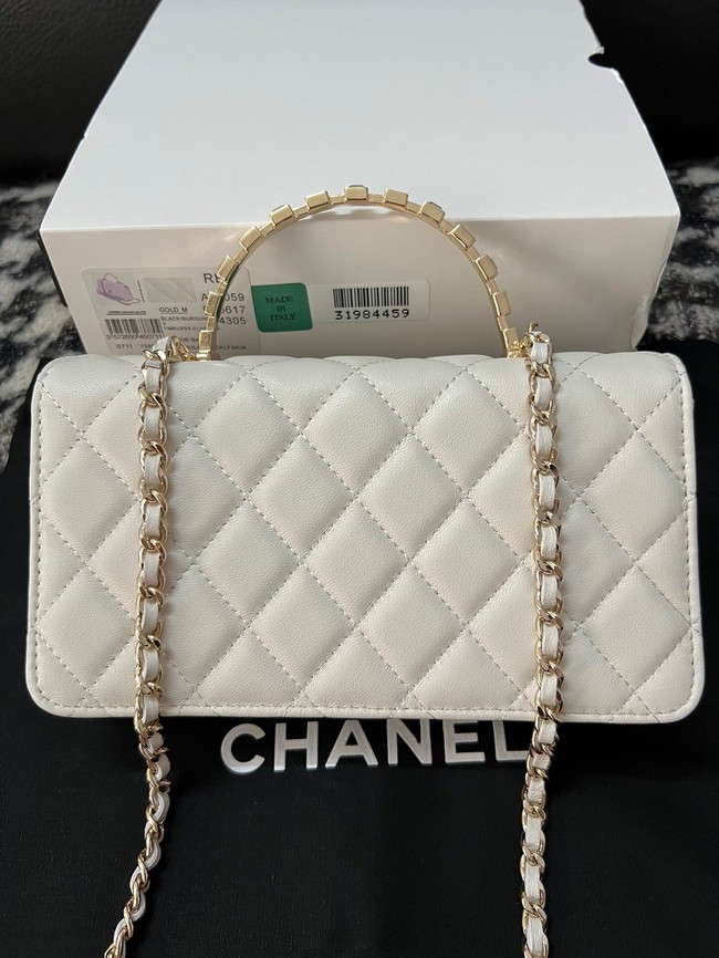 CHANEL CLUTCH WITH CHAIN AP3803 white