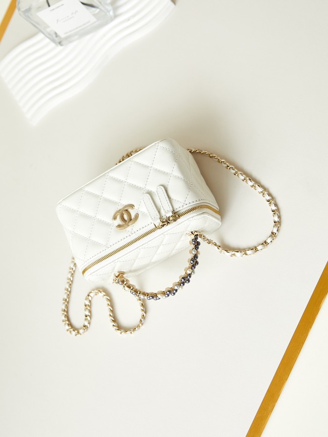 CHANEL MINI CLUTCH WITH CHAIN AP3804 WHITE