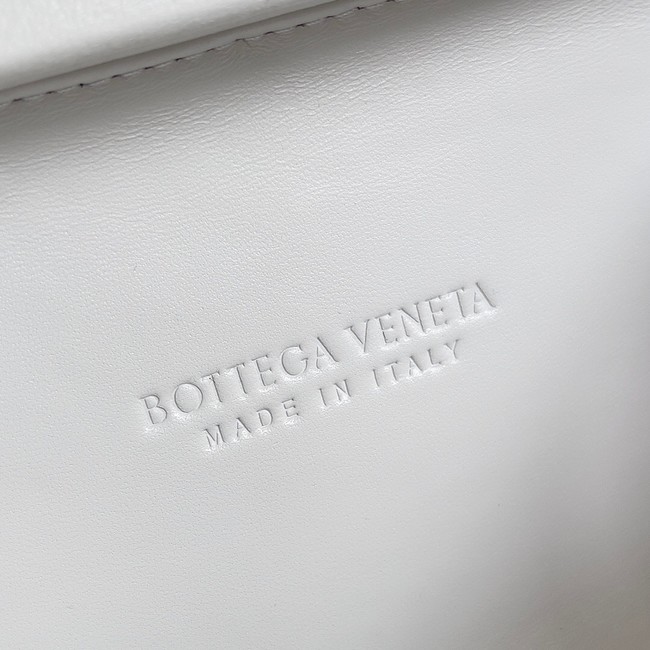 Bottega Veneta Knot With Chain A776662 white