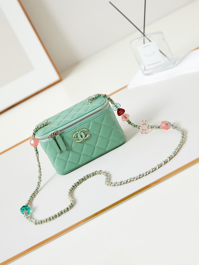 CHANEL MINI CLUTCH WITH CHAIN AP3231 green