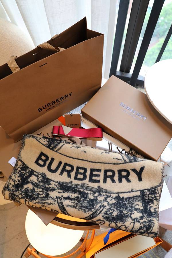 Burberry Scarf BBC00182 Burberry Scarf BBC00182