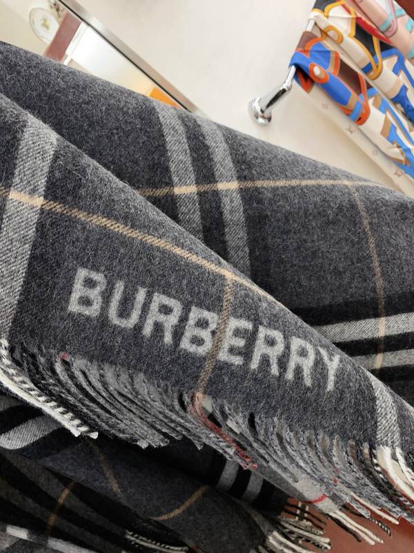 Burberry Cloak BBC00203 Burberry Cloak BBC00203