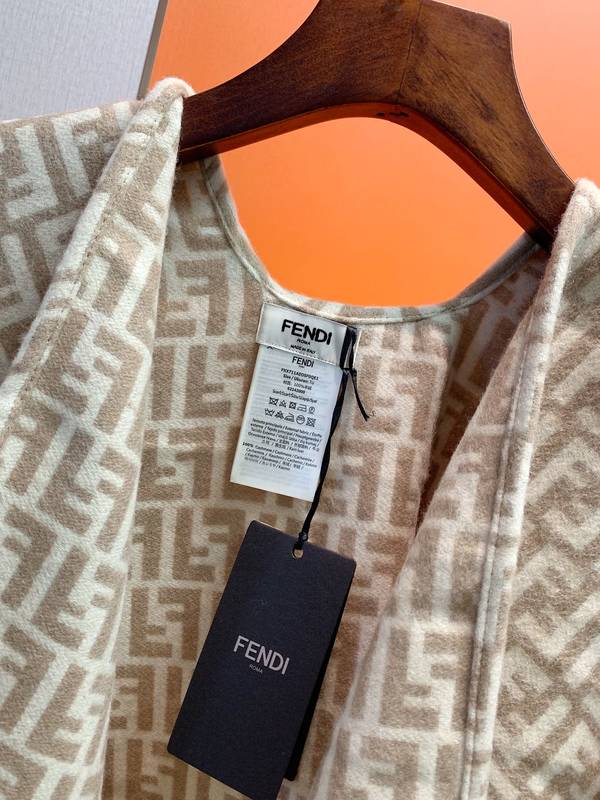 Fendi Cloak FDC00130 Fendi Cloak FDC00130