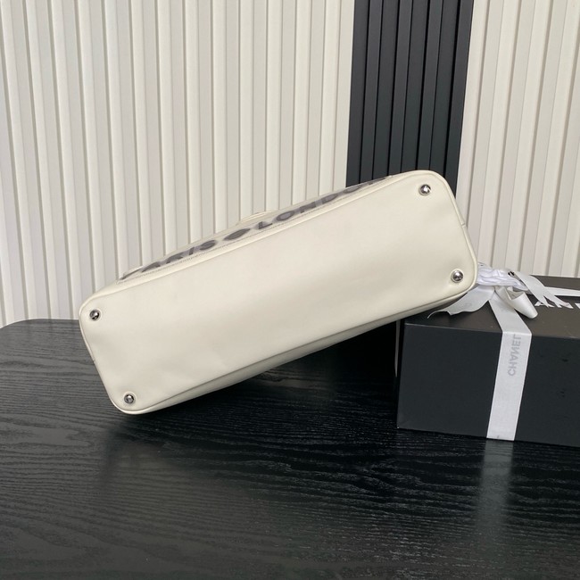 CHANEL Lambskin Shoulder Bags 9902 white&black