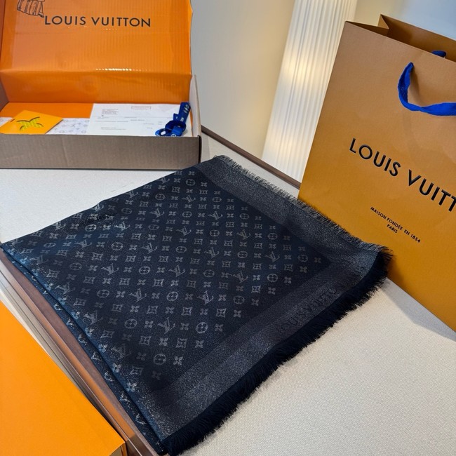Louis Vuitton Monogram Classic Shawl M97743-1